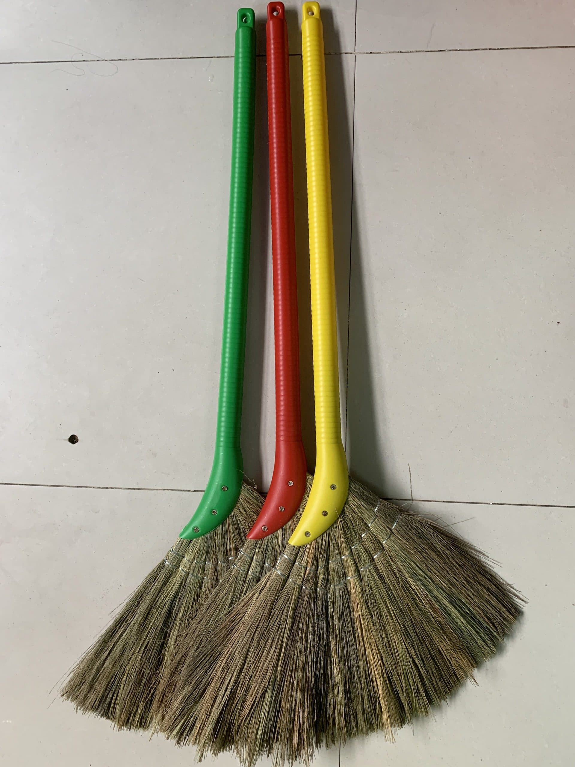 Chổi đót quét nhà cuốn dây cước 2